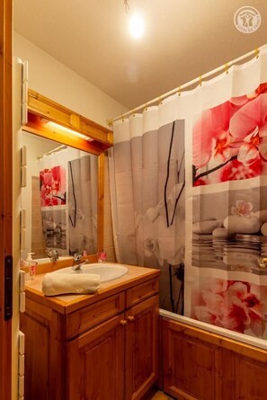 مجففات شعر، مناشف