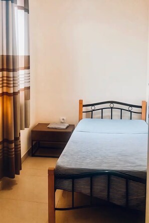 3 chambres, fer et planche à repasser, Wi-Fi gratuit, draps fournis