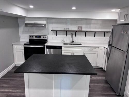 Specious 3 bedroom house near all amenities +  WiFi, modern kitchen, and clean