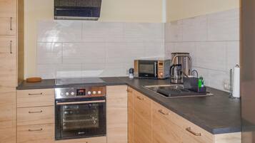 Kühlschrank, Herdplatte, Geschirrspüler