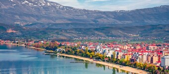 Charming 2-bedroom lake house with WiFi and AC in enchanting Pogradec, Albania 