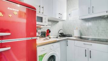 Microwave, stovetop, coffee/tea maker, blender