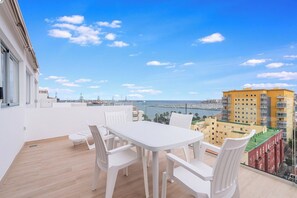 Outdoor dining - Home2Book Design Attic City&Beach Views Las Palmas (Las Palmas de Gran Canaria)