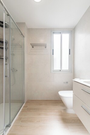 Amenidades de baño gratuitas y toallas 