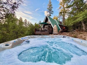 Bain à remous extérieur