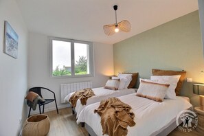 2 bedrooms, iron/ironing board, free WiFi, bed sheets