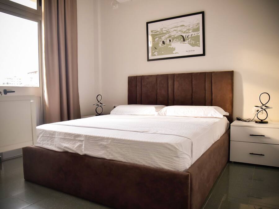 Comfort Double Room, 1 Queen Bed | Laptop workspace, free WiFi, bed sheets