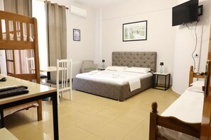 Family Room | Laptop workspace, free WiFi, bed sheets - City Center INN  (Shkodër)