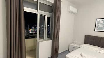 Laptop workspace, free WiFi, bed sheets