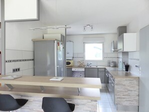 Fridge, microwave, dishwasher, toaster