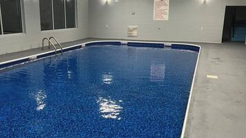 Una piscina techada, una piscina climatizada