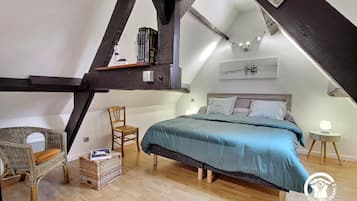1 bedroom, iron/ironing board, travel cot, free WiFi