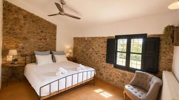 6 chambres, fer et planche à repasser, Wi-Fi gratuit, draps fournis