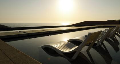 2BR/2BA Oceanfront Lux Surf Condo in Los Cerritos w/ Pool, Gym, Hot Tub, Sauna