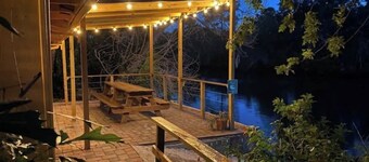 River Resort unique nature space with Swimspa, 15min to the airport, Pole Poker