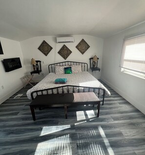 4 室のベッドルーム、アイロン / アイロン台、WiFi、ベッドシーツ