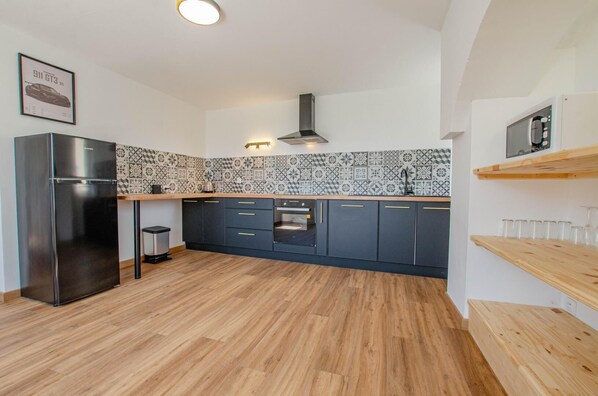 Microwave, dishwasher, highchair