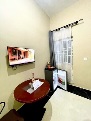 Interior - Cozy studio apartment with WiFi & AC at Sanga Estates luxury apartments, Accra. (Ablekuma New Town)