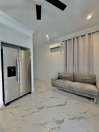 Unit 6 -1 BDRM/Pool/Near Beach/Airport/Supermarket