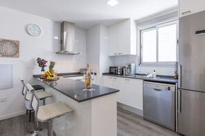 Køleskab, mikrobølgeovn, ovn, opvaskemaskine