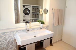 Imagen sin descripción, 4 de 30, botón