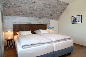 3 bedrooms, desk, iron/ironing board, WiFi - Framheim - 100qm Luxus-ferienhaus für 7 Personen Direkt am Wasser bei Greetsiel! (Krummhörn)
