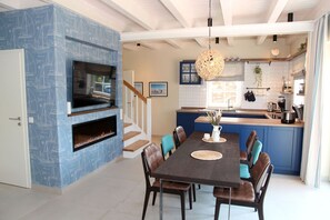 Dining - Framheim - 100qm Luxus-ferienhaus für 7 Personen Direkt am Wasser bei Greetsiel! (Krummhörn)