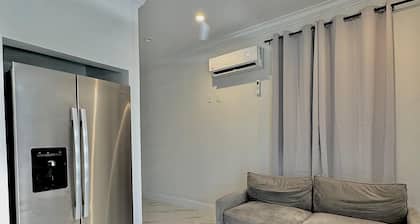 Unit 7 -1 BDRM/Pool/Near Beach/Airport/Supermarket