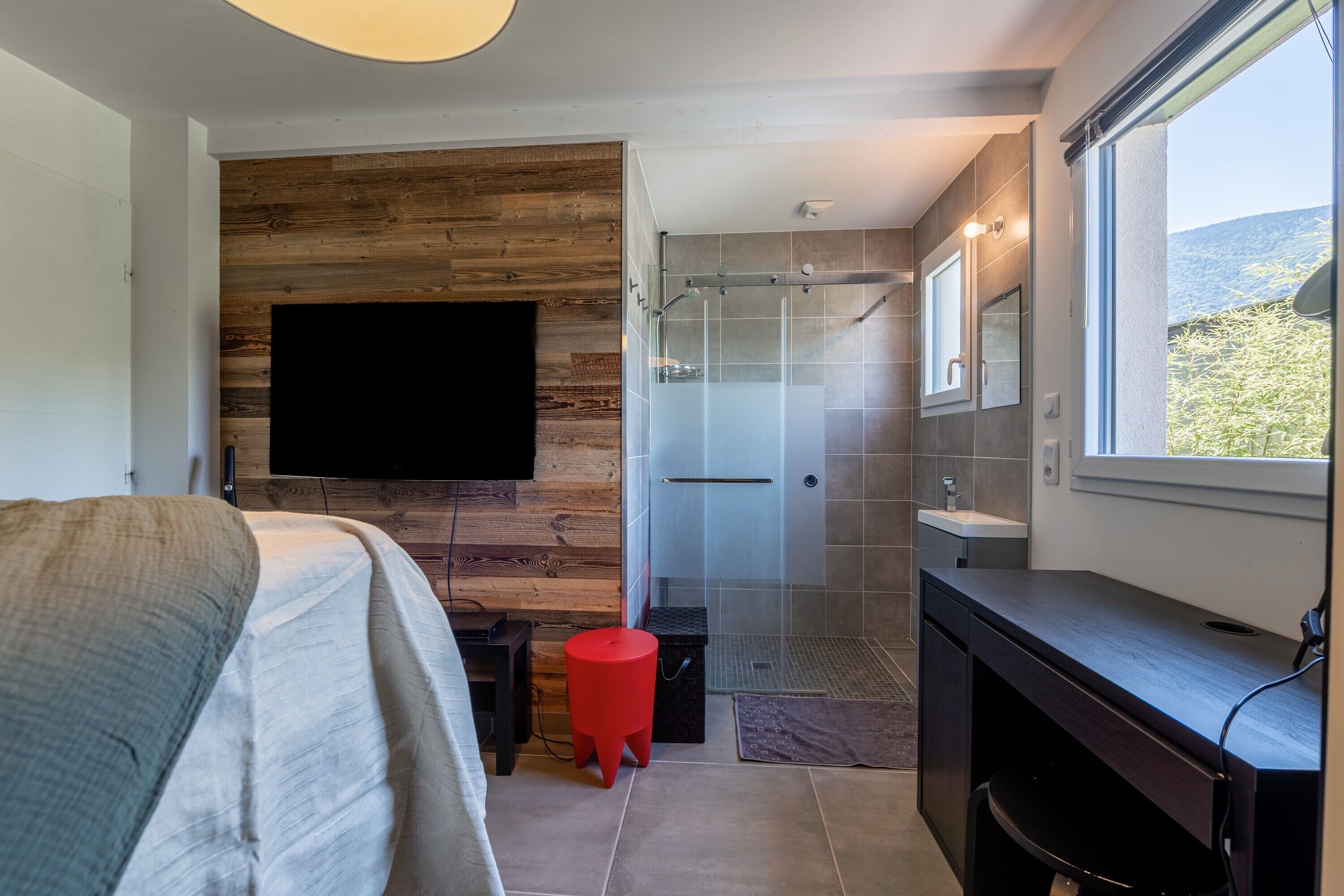 4 chambres, fer et planche à repasser, Wi-Fi gratuit, draps fournis