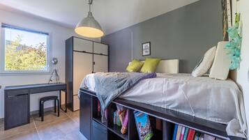 4 sovrum, strykjärn/strykbräda, gratis wi-fi och sängkläder