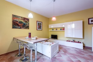 Dining - Apartment 'Casa Parco Dell'Elsa' with Wi-Fi and Air Conditioning (Colle di Val d'Elsa)