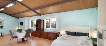 Country House 'La Geneta' with Private Pool, Wi-Fi and Air Conditioning