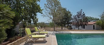 Country House 'La Geneta' with Private Pool, Wi-Fi and Air Conditioning