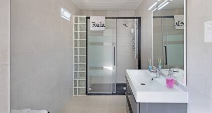 Country House 'La Geneta' with Private Pool, Wi-Fi and Air Conditioning