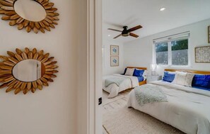 3 habitaciones, escritorio, tabla de planchar con plancha y wifi gratis 