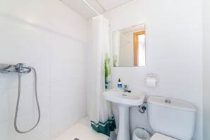 Shower, towels