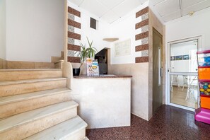 Interior - Room 'Doble 12' with Wi-Fi and Air Conditioning (Roquetas de Mar)