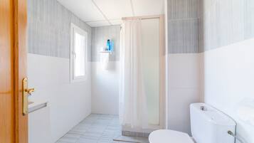 Shower, towels