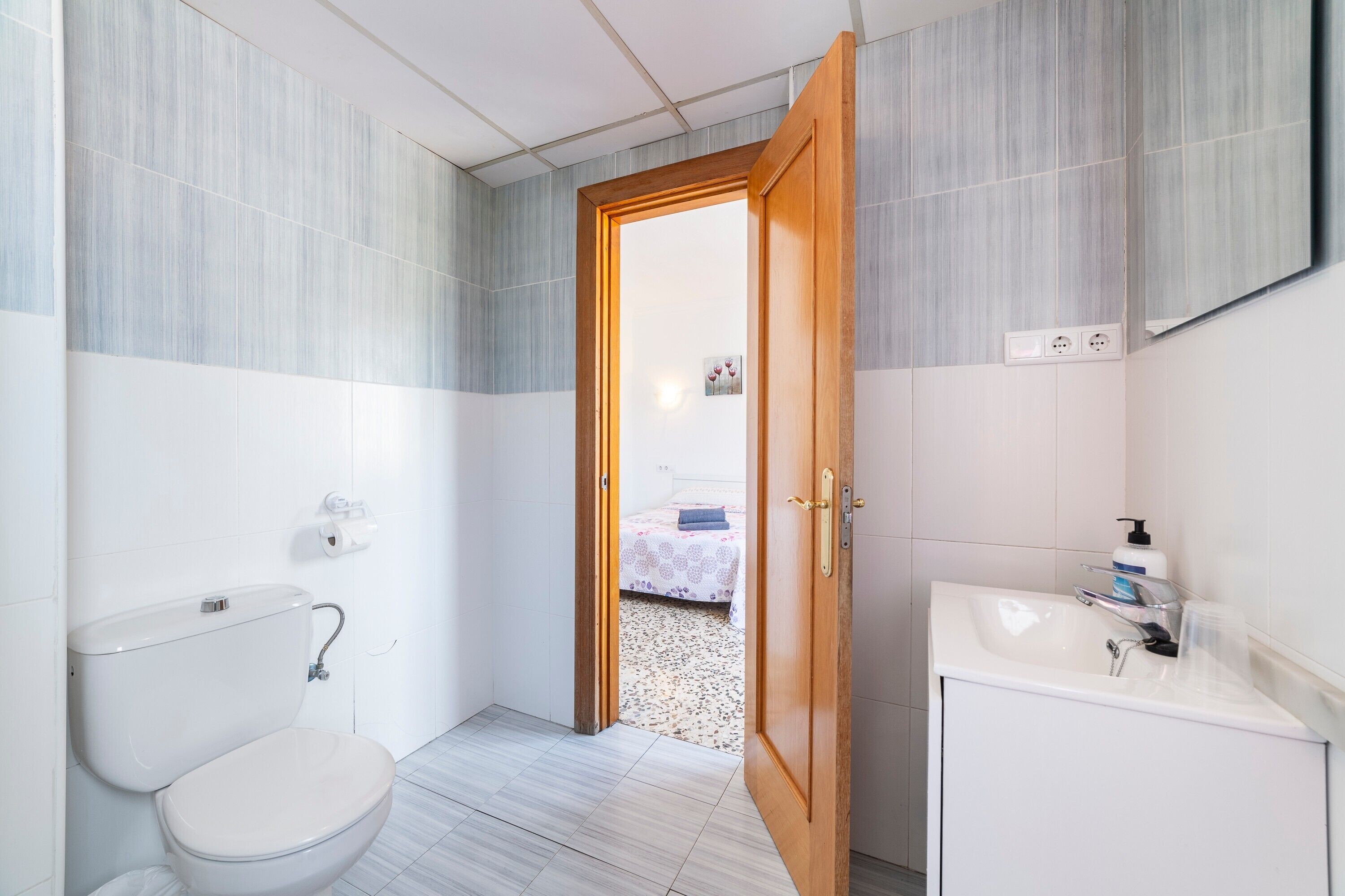 Een douche, handdoeken