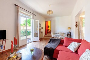Stereo - Villa Granier with Private Terrace, Private Garden, and Wi-Fi (Marseille)