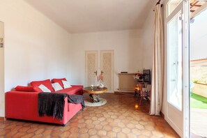 Stereo - Villa Granier with Private Terrace, Private Garden, and Wi-Fi (Marseille)
