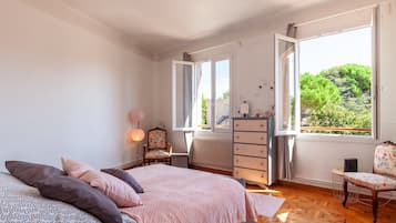 3 chambres, bureau, fer et planche à repasser, Wi-Fi gratuit