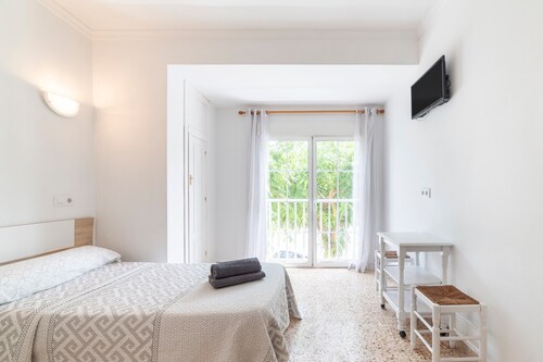 Room 'Doble Individual 11' with Wi-Fi and Air Conditioning