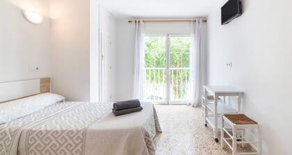Room 'Doble Individual 11' with Wi-Fi and Air Conditioning