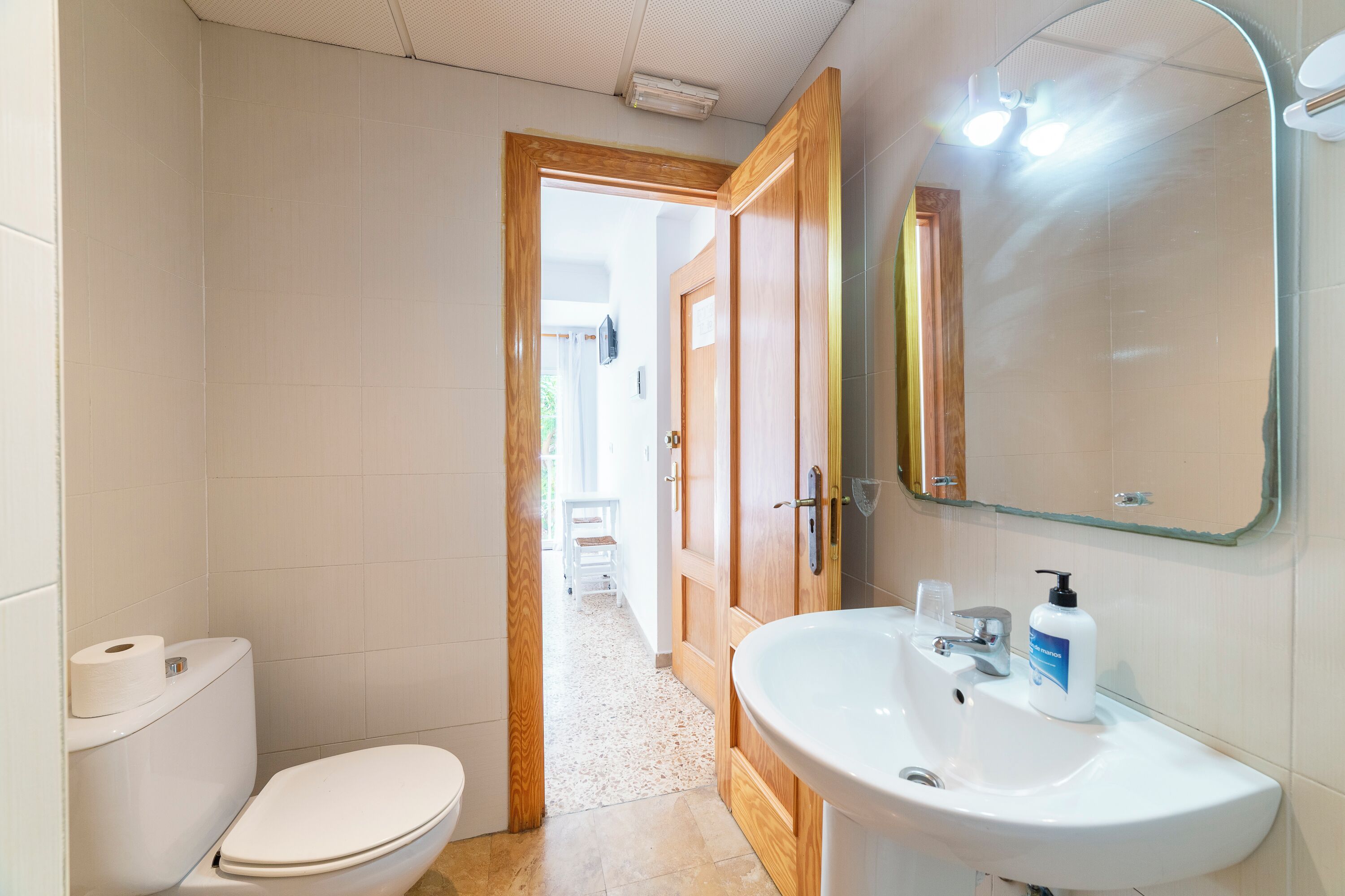 Douche, serviettes fournies