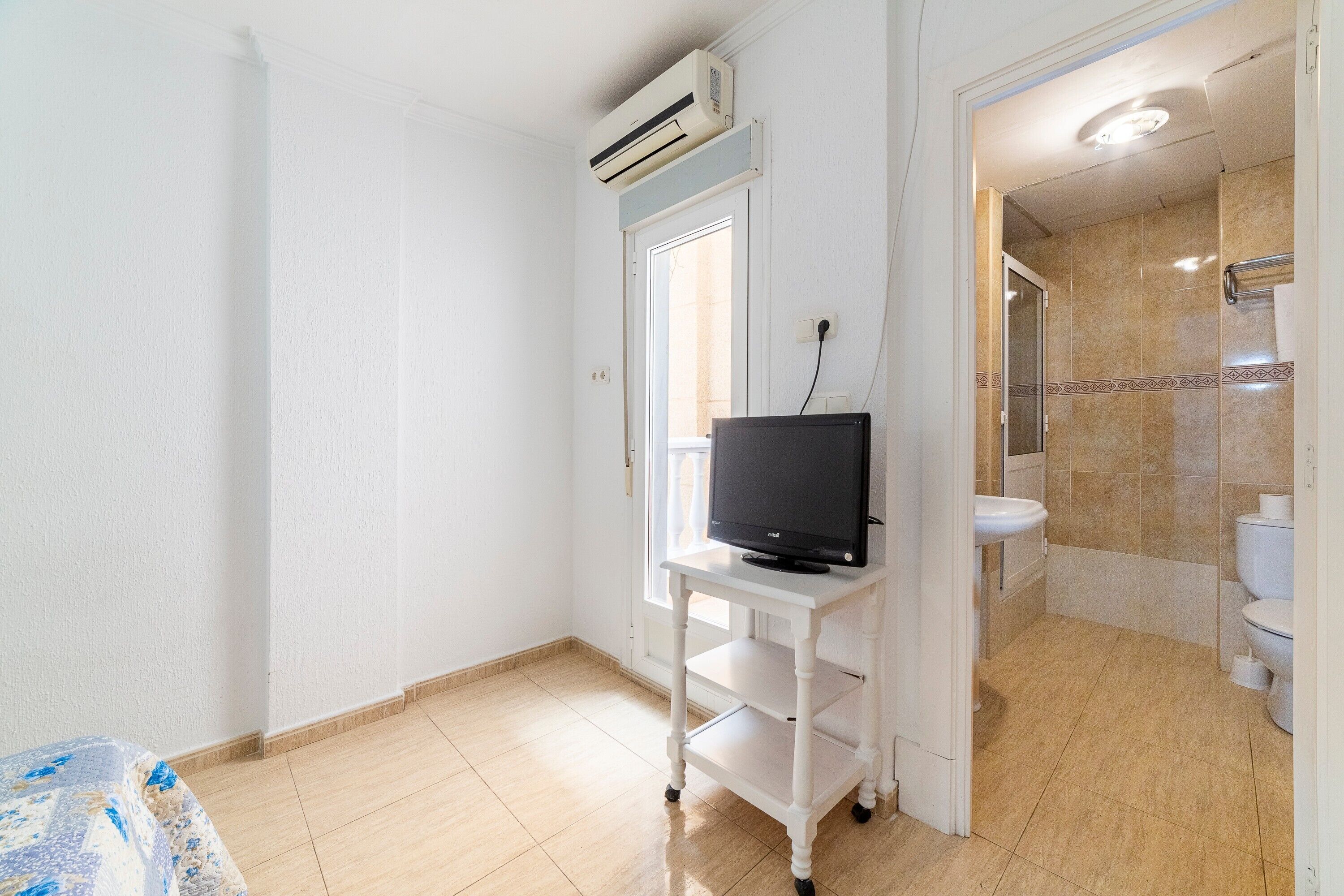 Een douche, handdoeken