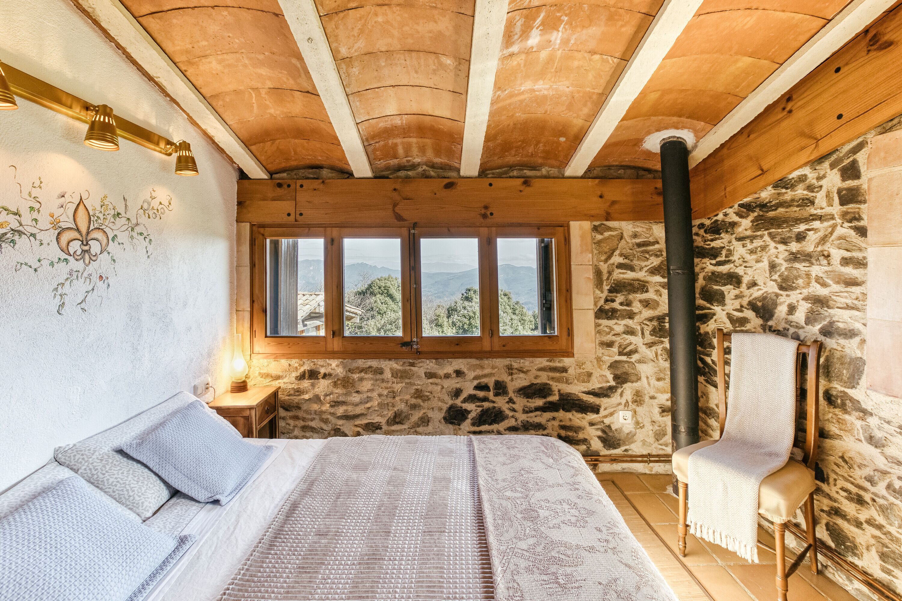 1 slaapkamer, een strijkplank/strijkijzer, gratis wifi, beddengoed