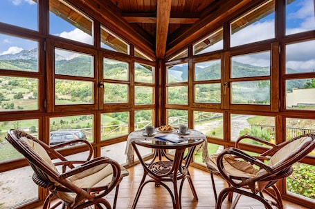 Dining. Country House 'Socastillo A' with Mountain View, Private Terrace and Private Garden