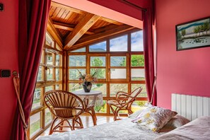 2 bedrooms, iron/ironing board, bed sheets - Country House 'Socastillo A' with Mountain View, Private Terrace and Private Garden (Quirós)