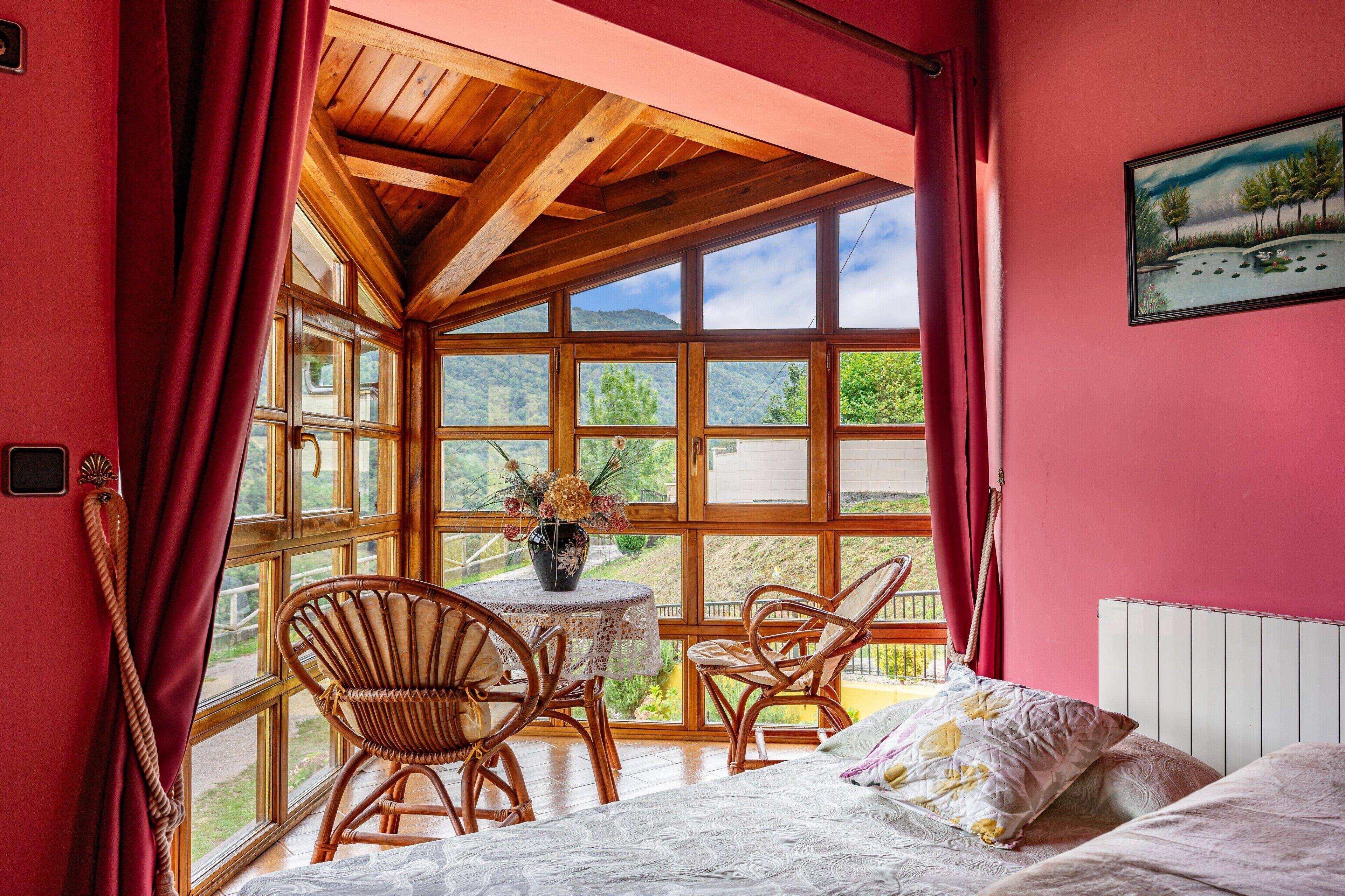 2 chambres, fer et planche à repasser, draps fournis